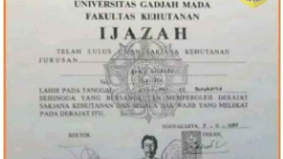 Diduga Ijazah Jokowi yang dikeluarkan UGM palsu. FOTO/Net