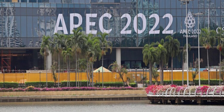 Dari G20 Berlanjut ke KTT APEC, Untuk Siapa?