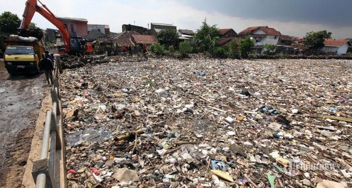 “Buanglah Sampah Pada Tempatnya” hanya sekedar Teori, belum sampai Aplikasi?