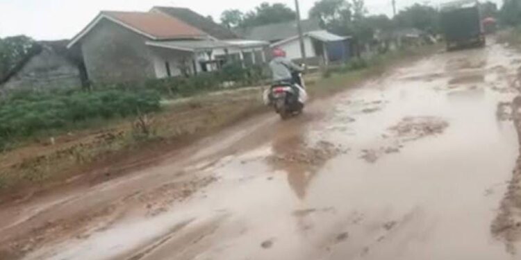 Perbaikan Jalan Rusak, Haruskah Menunggu Viral?