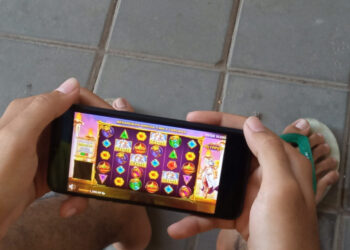 Judi Online Pada Anak, Ada Apa Dengan Pendidikan Generasi?