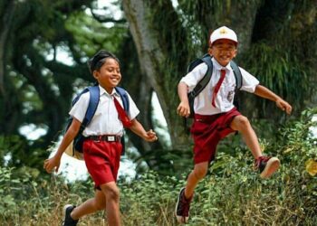 Sekolah Gratis? Bukan Ditolak, Ganti Sistemnya