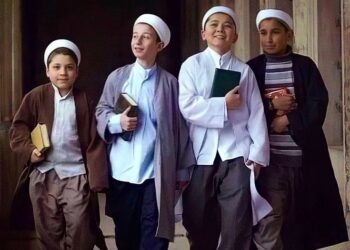 Sekolah Rakyat atau Sekolah Unggulan Garuda?