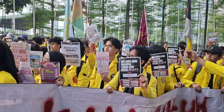 Subsidi Menyusut, Mahasiswa Terjepit